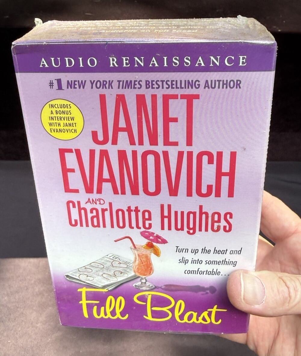 Full Blast Janet Evanovich & Charlotte Hughes Audio Book Cassettes Sealed New B3